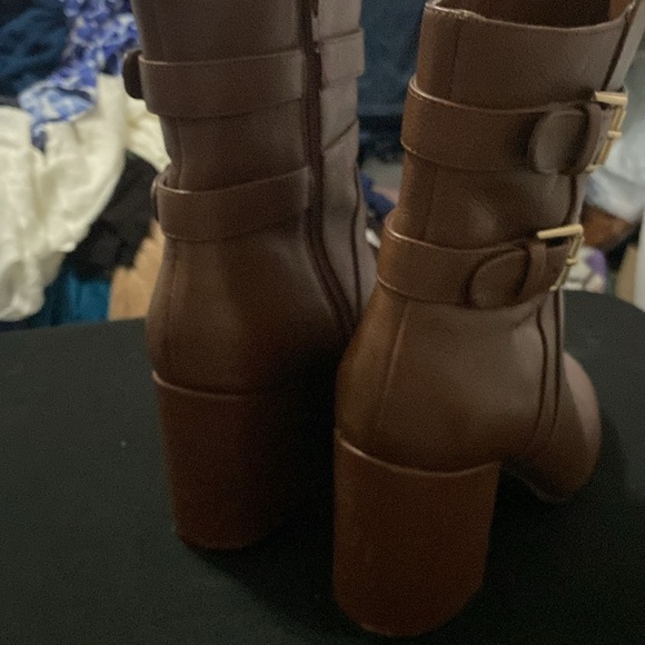 Nine West Wo size 10 LEATHER Brown Heeled Boots w/GOLD Buckle ACCENT 4” HEELS - Picture 11 of 12